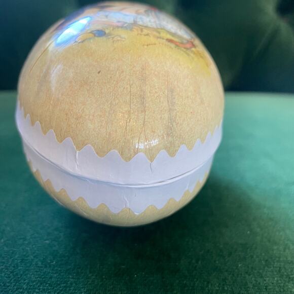 Vintage German Nestler Paper Mache Easter Egg 4.5X3 Candy Holder DANCING BUNNIES - Picture 8 of 10